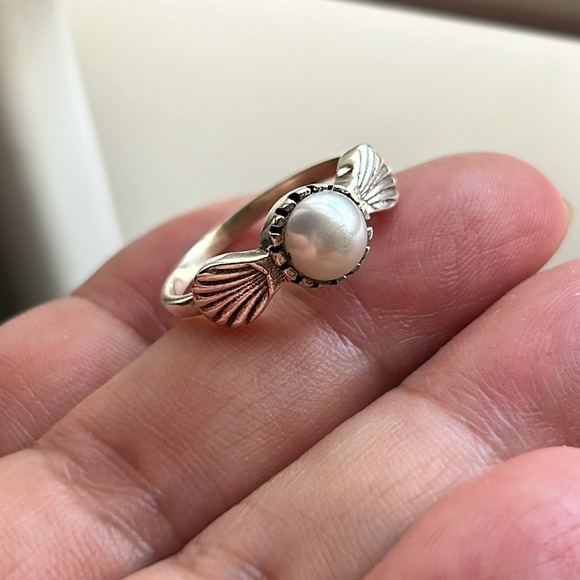 🖤Sterling silver and pearl ring - Picture 2 of 9